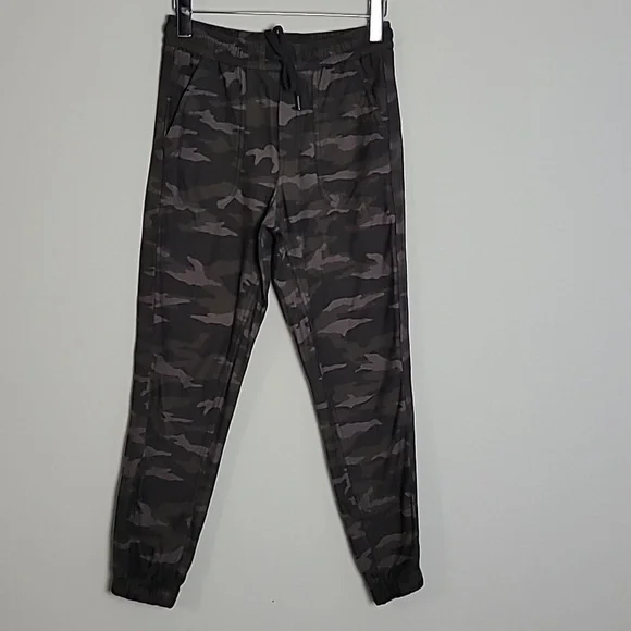 Athleta Green Camo Farallon Jogger Pant Sz 0 - Picture 2 of 8